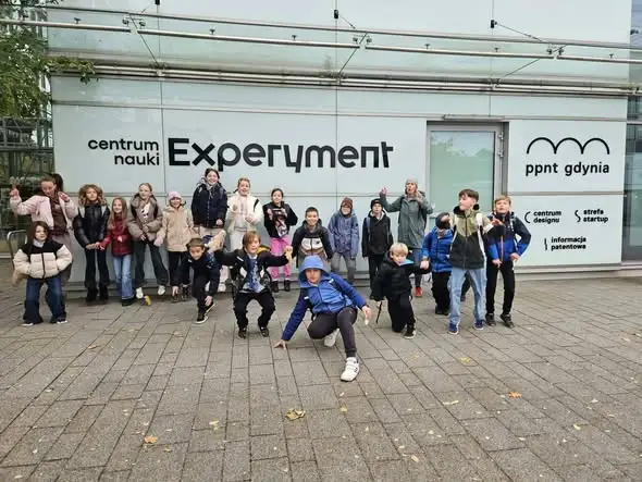 Czwartoklasiści z ZSNWL odkrywali tajniki nauki w Centrum Experyment w Gdyni