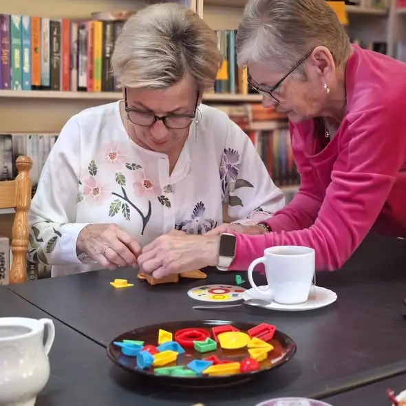 Seniorzy z Klubu Kalejdoskop w podróży dookoła świata – bez walizek